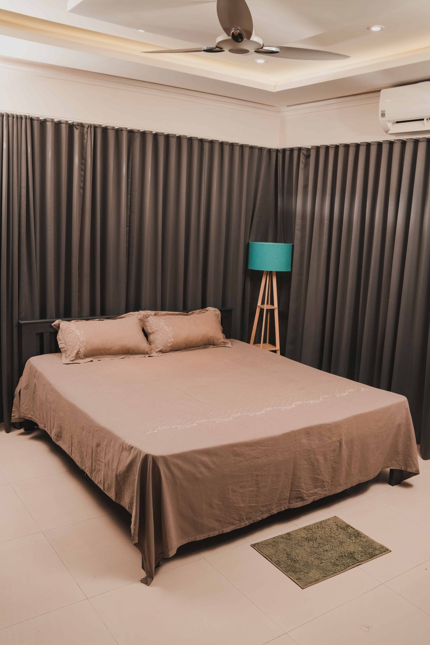 Mocha Shine Artistic Embroidered Bedding Set