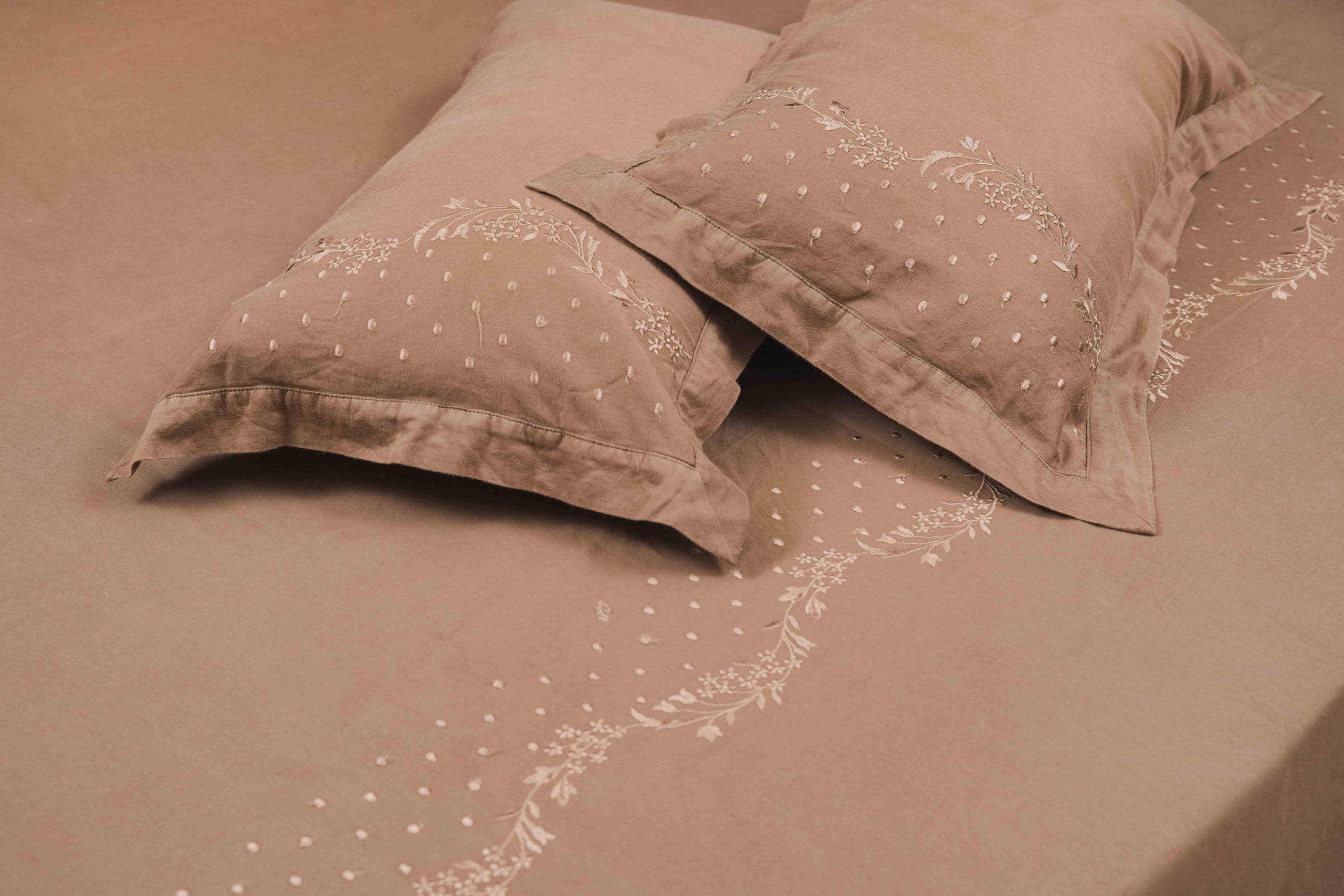 Mocha Shine Artistic Embroidered Bedding Set